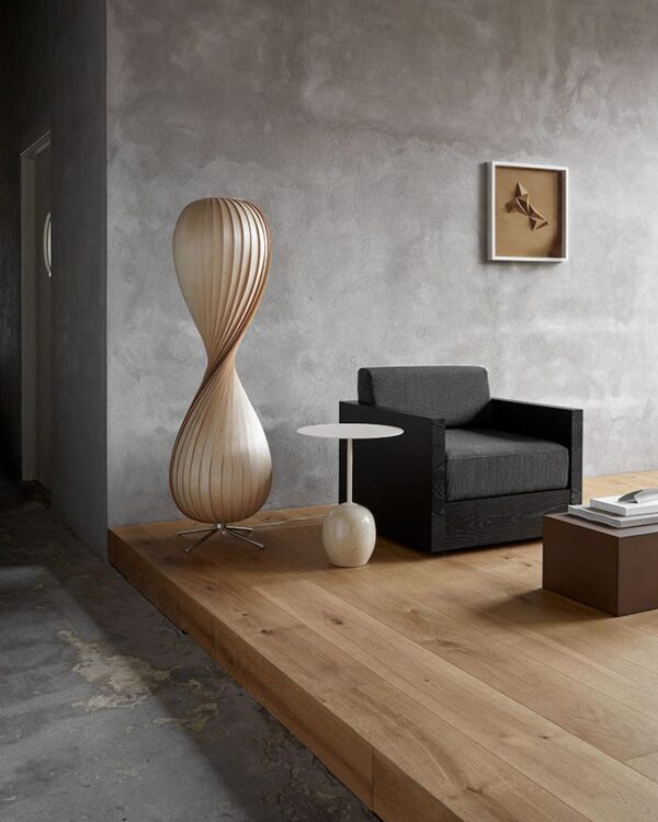 TR10 GULVLAMPE