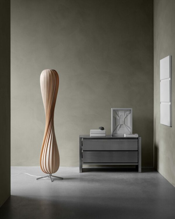 TR7 GULVLAMPE