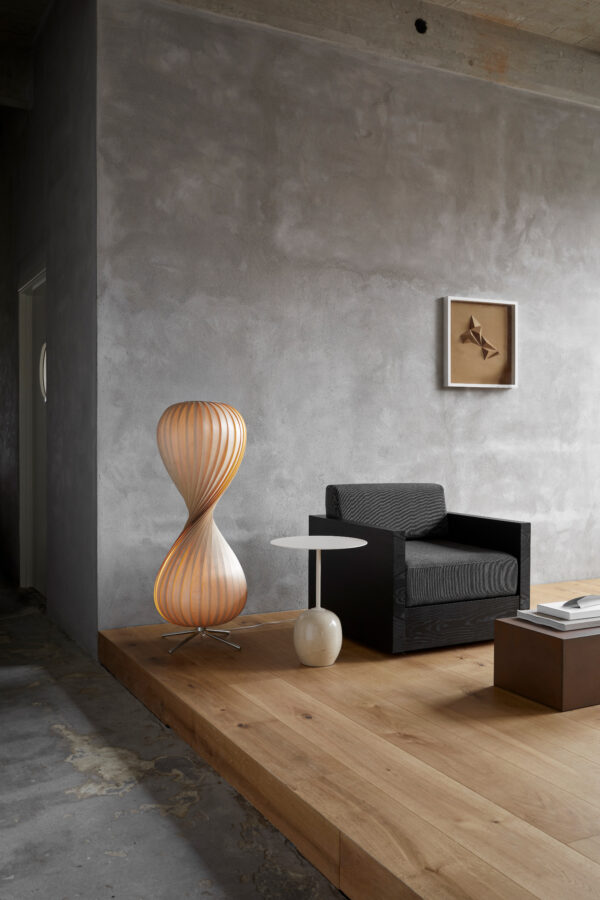 TR10 GULVLAMPE