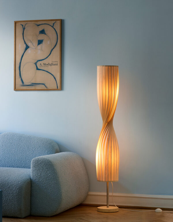 2026_05_18_Tom_Rossau_Showroom2091_TIL (1) (1)-2 TR44 Gulvlampe